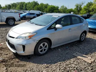 2013 Toyota Prius One z VIN JTDKN3DU7D5608485, wystawiony jako Copart lot #59537955 z przebiegiem 123 462 mil mil oraz Czysty tytuł • Clean title. Historia ofert i sprzedaży dostępna na DreamBid. Obrazek 1.