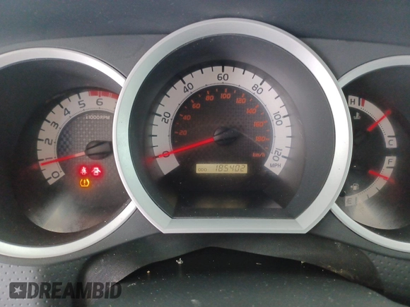2014 Toyota Tacoma with VIN 3TMMU4FN8EM068633, listed as a IAAI auction lot 42727713 with 185,402 mi miles and . Bid and sale history available at DreamBid. Image 12.