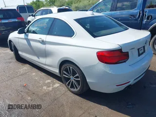 2019 BMW 2 Series 230i xDrive z VIN WBA2J3C53KVD49223, wystawiony jako IAAI lot #42166115 z przebiegiem 55 303 mil mil oraz . Historia ofert i sprzedaży dostępna na DreamBid. Obrazek 3.