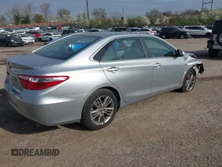 2017 Toyota Camry XLE with VIN 4T1BF1FK1HU783044, listed as a IAAI auction lot 42006364 with 82,564 mi miles. Bid and sale history available at carsss.com. Image 4.