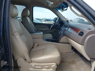 2013 Chevrolet Avalanche LT with VIN 3GNTKFE70DG297831, listed as a IAAI auction lot 41709367 with 107,811 mi miles. Bid and sale history available at carsss.com. Image 5.