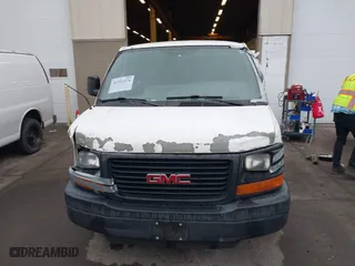 2008 GMC Savana Cargo Van with VIN 1GTGG25CX81235617, listed as a IAAI auction lot 41353274 with 209,888 mi miles. Bid and sale history available at carsss.com. Image 13.