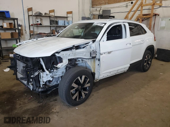 2021 Volkswagen Atlas SE with VIN 1V2LC2CA0MC241659, listed as a Copart auction lot 51997185 with 43,002 mi miles and Salvage title. Bid and sale history available at DreamBid. Image 1.