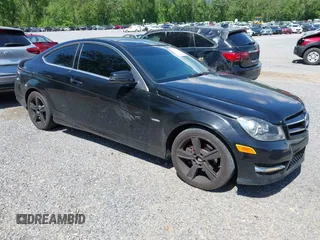 2012 Mercedes-Benz C 250 z VIN WDDGJ4HB6CF740071, wystawiony jako IAAI lot #42233768 z przebiegiem 192 899 mil mil oraz . Historia ofert i sprzedaży dostępna na DreamBid. Obrazek 1.