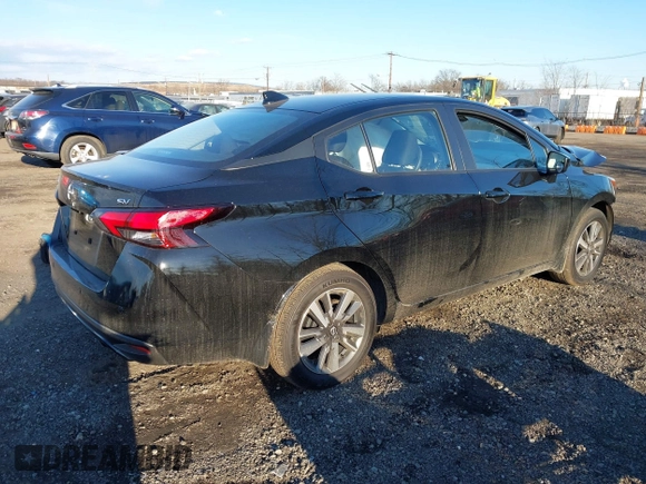 2024 Nissan Versa SV z VIN 3N1CN8EV7RL866542, wystawiony jako IAAI lot #41331827 z przebiegiem 907 mil mil oraz . Historia ofert i sprzedaży dostępna na DreamBid. Obrazek 4.