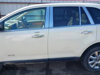 2007 Lincoln MKX with VIN 2LMDU68C77BJ11662, listed as a IAAI auction lot 41878466 with 142,723 mi miles. Bid and sale history available at carsss.com. Image 14.