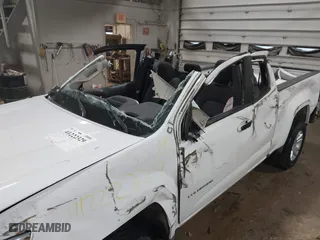 2022 Chevrolet Colorado 2WD LT with VIN 1GCHSCEAXN1235765, listed as a IAAI auction lot 41222329 with 45,763 mi miles. Bid and sale history available at carsss.com. Image 6.