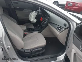 2019 Hyundai Sonata Sport with VIN 5NPE34AFXKH770235, listed as a IAAI auction lot 40941753 with 111,169 mi miles. Bid and sale history available at carsss.com. Image 5.