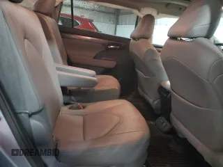 2021 Toyota Highlander Limited z VIN 5TDDZRBH0MS135769, wystawiony jako Copart lot #57762085 z przebiegiem 68 456 mil mil oraz Szkoda całkowita • Salvage title. Historia ofert i sprzedaży dostępna na DreamBid. Obrazek 11.