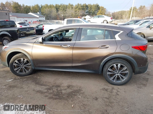 2017 Infiniti QX30 Luxury with VIN SJKCH5CR8HA034526, listed as a IAAI auction lot 41338947 with 67,166 mi miles. Bid and sale history available at carsss.com. Image 13.