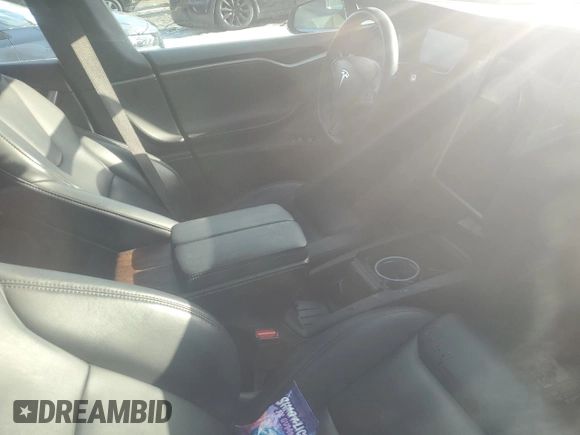 2020 Tesla Model S Performance z VIN 5YJSA1E47LF402269, wystawiony jako Copart lot #88001975 z przebiegiem Nie podano mil oraz Szkoda całkowita • Salvage title. Historia ofert i sprzedaży dostępna na DreamBid. Obrazek 8.