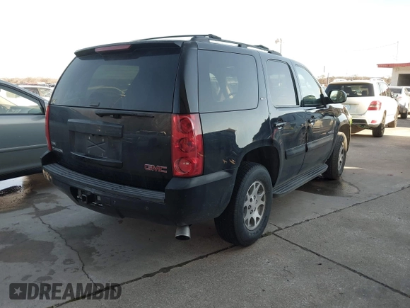 2008 GMC Yukon SLT w/4SB with VIN 1GKFC13068R109156, listed as a IAAI auction lot 41658588 with 224,669 mi miles. Bid and sale history available at carsss.com. Image 4.