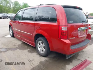 2010 Dodge Grand Caravan SXT z VIN 2D4RN5D19AR258407, wystawiony jako IAAI lot #42072185 z przebiegiem 205 424 mil mil oraz . Historia ofert i sprzedaży dostępna na DreamBid. Obrazek 3.