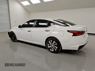 2020 Nissan Altima S z VIN 1N4BL4BV8LC159759, wystawiony jako Copart lot #57527695 z przebiegiem 112 807 mil mil oraz Czysty tytuł • Clean title. Historia ofert i sprzedaży dostępna na DreamBid. Obrazek 2.