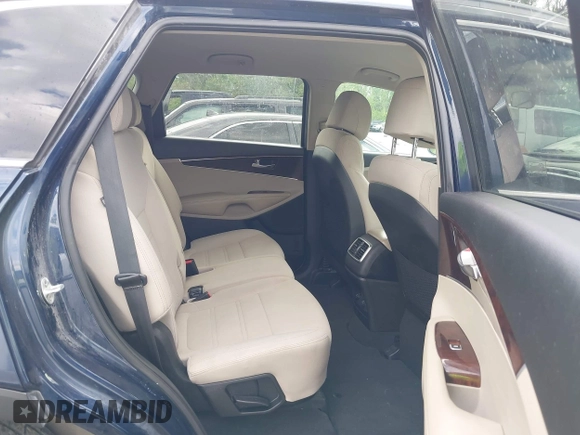 2017 Kia Sorento LX z VIN 5XYPG4A3XHG287217, wystawiony jako IAAI lot #42067077 z przebiegiem 112 324 mil mil oraz . Historia ofert i sprzedaży dostępna na DreamBid. Obrazek 8.