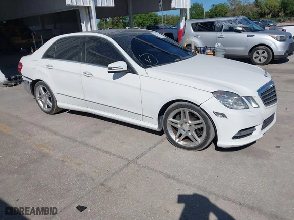 2013 Mercedes-Benz E-Class E 350 Luxury with VIN WDDHF8JB6DA680430, listed as a IAAI auction lot 41837189 with 83,492 mi miles. Bid and sale history available at carsss.com. Image 1.