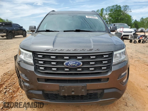 2017 Ford Explorer XLT with VIN 1FM5K7D81HGD62121, listed as a Copart auction lot 53132825 with 63,050 mi miles and Salvage title. Bid and sale history available at DreamBid. Image 5.