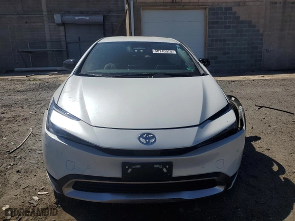 2024 Toyota Prius Prime SE with VIN JTDACACU2R3015644, listed as a Copart auction lot 50740975 with 9,161 mi miles and Salvage Title. Bid and sale history available at carsss.com. Image 5.