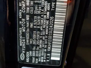 2025 Genesis GV80 Standard with VIN KMUHFESB1SU242026, listed as a Copart auction lot 61806355 with 12,125 mi miles and Clean title. Bid and sale history available at DreamBid. Image 13.