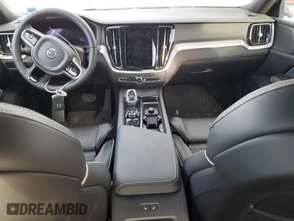 2024 Volvo S60 Plus Black Edition z VIN 7JRL12TH6RG305757, wystawiony jako Copart lot #83454534 z przebiegiem 5036 mil mil oraz Szkody całkowita. Historia ofert i sprzedaży dostępna na DreamBid. Obrazek 8.