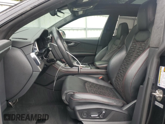 2021 Audi RS Q8 z VIN WU1ARBF12MD011914, wystawiony jako Copart lot #58543615 z przebiegiem Nie podano mil oraz Szkody całkowita. Historia ofert i sprzedaży dostępna na DreamBid. Obrazek 7.
