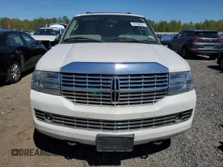 2013 Lincoln Navigator z VIN 5LMJJ3J50DEL03522, wystawiony jako Copart lot #54768335 z przebiegiem 137 326 mil mil oraz Czysty tytuł • Clean title. Historia ofert i sprzedaży dostępna na DreamBid. Obrazek 5.