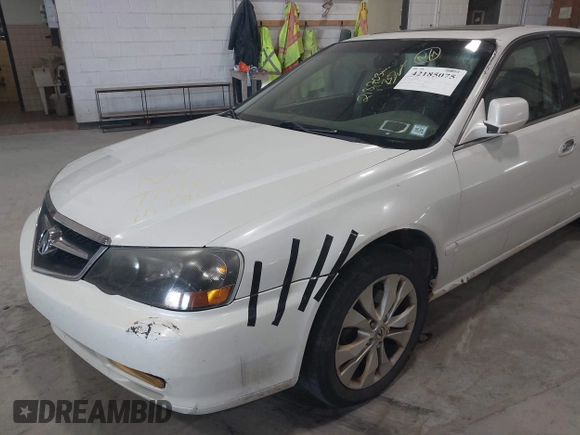 2002 Acura TL Type S with VIN 19UUA56832A023506, listed as a IAAI auction lot 42185075 with 218,703 mi miles. Bid and sale history available at carsss.com. Image 6.