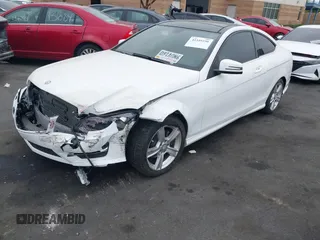 2014 Mercedes-Benz C 250 с VIN WDDGJ4HB8EG289464, выставлен на аукционе IAAI как лот 42349250 с пробегом 104 818 миль миль и . История ставок и продаж доступна на DreamBid. Изображение 2.