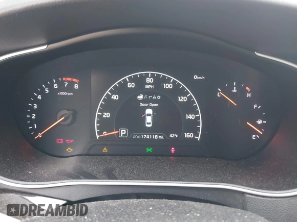 2014 Kia Cadenza Premium with VIN KNALN4D70E5139369, listed as a IAAI auction lot 41416910 with 174,118 mi miles. Bid and sale history available at carsss.com. Image 7.