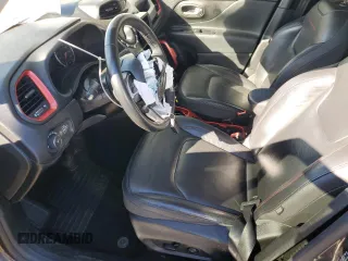 2019 Jeep Renegade Trailhawk z VIN ZACNJBC18KPK03246, wystawiony jako Copart lot #80442034 z przebiegiem 68 282 mil mil oraz Szkoda całkowita • Salvage title. Historia ofert i sprzedaży dostępna na DreamBid. Obrazek 7.
