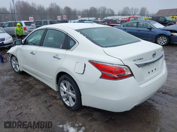 2015 Nissan Altima SV z VIN 1N4AL3AP0FC212970, wystawiony jako IAAI lot #42045260 z przebiegiem 110 433 mil mil oraz . Historia ofert i sprzedaży dostępna na DreamBid. Obrazek 3.