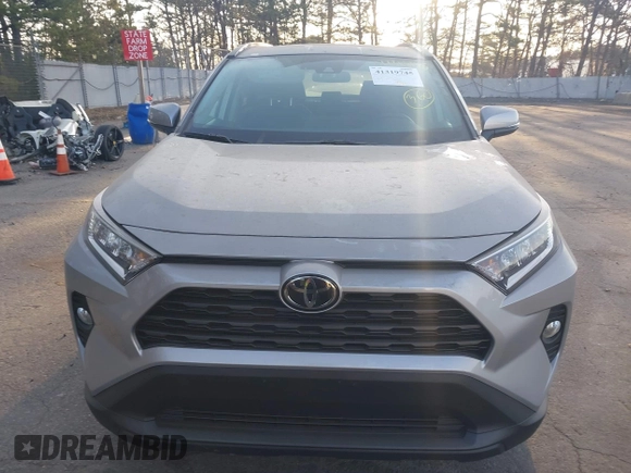 2020 Toyota RAV4 XLE with VIN 2T3P1RFV8LW117943, listed as a IAAI auction lot 41319745 with 17,159 mi miles. Bid and sale history available at carsss.com. Image 6.