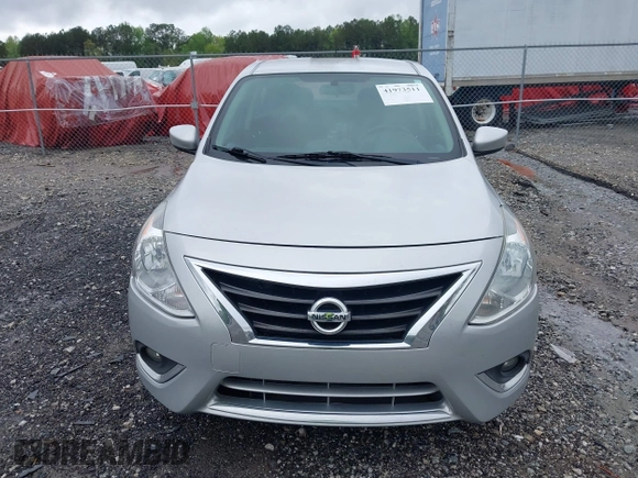 2017 Nissan Versa S Plus z VIN 3N1CN7AP0HL870285, wystawiony jako IAAI lot #41973511 z przebiegiem 141 166 mil mil oraz . Historia ofert i sprzedaży dostępna na DreamBid. Obrazek 12.