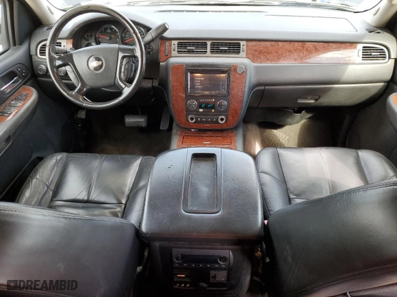 2008 Chevrolet Avalanche LT w/2LT with VIN 3GNFK12388G231437, listed as a Copart auction lot 45036785 with 233,548 mi miles and Salvage Title. Bid and sale history available at carsss.com. Image 8.