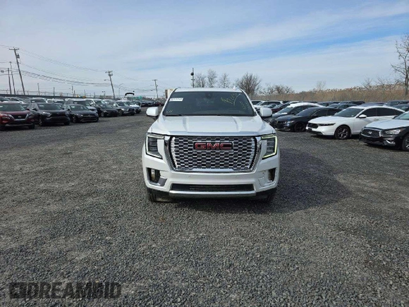 2021 GMC Yukon Denali with VIN 1GKS2DKL4MR143623, listed as a Copart auction lot 41826035 with 92,275 mi miles and Salvage Title. Bid and sale history available at carsss.com. Image 5.