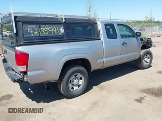 2017 Toyota Tacoma SR z VIN 5TFSX5EN0HX048395, wystawiony jako IAAI lot #42135991 z przebiegiem 241 282 mil mil oraz . Historia ofert i sprzedaży dostępna na DreamBid. Obrazek 4.