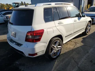 2011 Mercedes-Benz GLK 350 with VIN WDCGG5GB8BF531679, listed as a Copart auction lot 72500564 with 81,764 mi miles and Salvage Title. Bid and sale history available at DreamBid. Image 3.