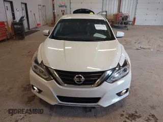 2018 Nissan Altima SR with VIN 1N4AL3AP7JC239057, listed as a IAAI auction lot 41817778 with 93,076 mi miles and . Bid and sale history available at carsss.com. Image 12.