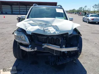 2010 Mercedes-Benz GLK-Class GLK 350 with VIN WDCGG5GB6AF352765, listed as a IAAI auction lot 41832692 with 135,933 mi miles. Bid and sale history available at carsss.com. Image 6.