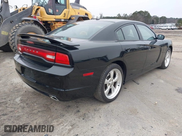 2013 Dodge Charger SXT with VIN 2C3CDXHG2DH525370, listed as a IAAI auction lot 41395980 with 226,079 mi miles. Bid and sale history available at carsss.com. Image 4.