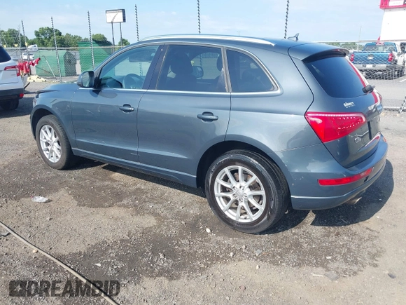 2010 Audi Q5 z VIN WA1LKBFP3AA061212, wystawiony jako IAAI lot #42307742 z przebiegiem 179 897 mil mil oraz . Historia ofert i sprzedaży dostępna na DreamBid. Obrazek 3.