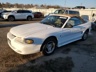 1998 Ford Mustang with VIN 1FAFP4440WF141978, listed as a Copart auction lot 47586125 with 132,136 mi miles and Clean Title. Bid and sale history available at carsss.com. Image 1.