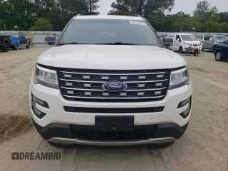 2017 Ford Explorer XLT z VIN 1FM5K8D85HGA31323, wystawiony jako Copart lot #62210725 z przebiegiem 135 643 mil mil oraz Szkoda całkowita • Salvage title. Historia ofert i sprzedaży dostępna na DreamBid. Obrazek 5.