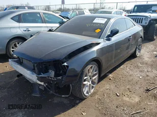 2013 Audi A5 Prestige z VIN WAUVFAFR7DA046521, wystawiony jako IAAI lot #42070806 z przebiegiem 247 945 mil mil oraz . Historia ofert i sprzedaży dostępna na DreamBid. Obrazek 16.