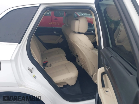 2021 Audi Q5 Premium Plus z VIN WA1BAAFY8M2077292, wystawiony jako IAAI lot #41663216 z przebiegiem 35 378 mil mil oraz . Historia ofert i sprzedaży dostępna na DreamBid. Obrazek 8.