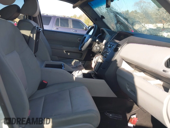 2012 Honda Pilot EX with VIN 5FNYF4H48CB067449, listed as a IAAI auction lot 41139600 with Not Provided miles. Bid and sale history available at carsss.com. Image 5.