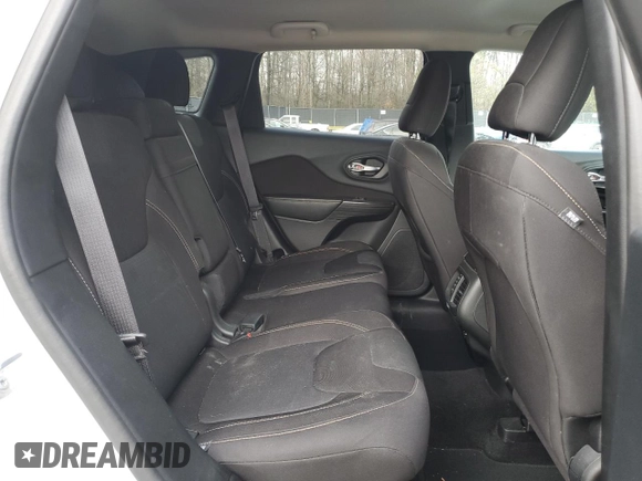2016 Jeep Cherokee Latitude z VIN 1C4PJMCS1GW139920, wystawiony jako Copart lot #49868215 z przebiegiem 181 977 mil mil oraz Szkoda całkowita • Salvage title. Historia ofert i sprzedaży dostępna na DreamBid. Obrazek 11.