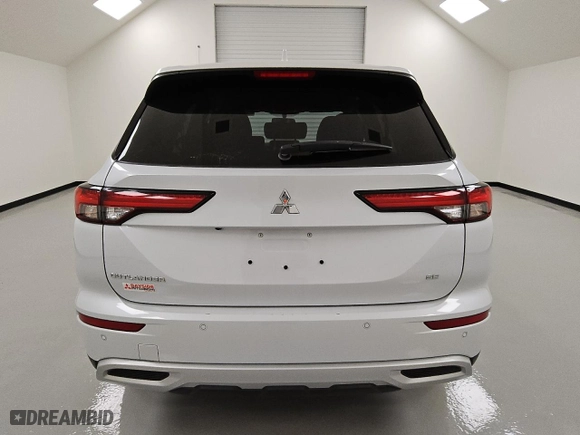 2024 Mitsubishi Outlander SE with VIN JA4J3VA80RZ012293, listed as a Copart auction lot 47115285 with 13,891 mi miles and Clean Title. Bid and sale history available at carsss.com. Image 6.