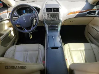 2015 Lincoln MKZ Hybrid z VIN 3LN6L2LU4FR618647, wystawiony jako Copart lot #58937985 z przebiegiem 113 765 mil mil oraz Szkoda całkowita • Salvage title. Historia ofert i sprzedaży dostępna na DreamBid. Obrazek 8.