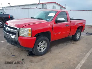2008 Chevrolet Silverado 1500 Work Truck with VIN 1GCEK14C28Z222007, listed as a IAAI auction lot 41878668 with 186,754 mi miles. Bid and sale history available at carsss.com. Image 2.